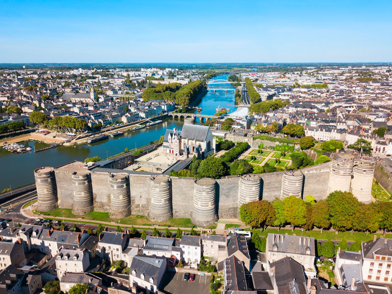 Loire-völgyi kastélyok és Reims, Párizzsal fűszerezve***
